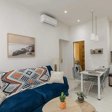 Cozy Renovated - 1br4p - Hyper Center *