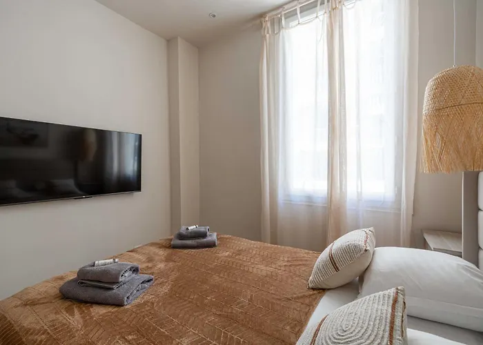 Cozy Renovated - 1br4p - Hyper Center *